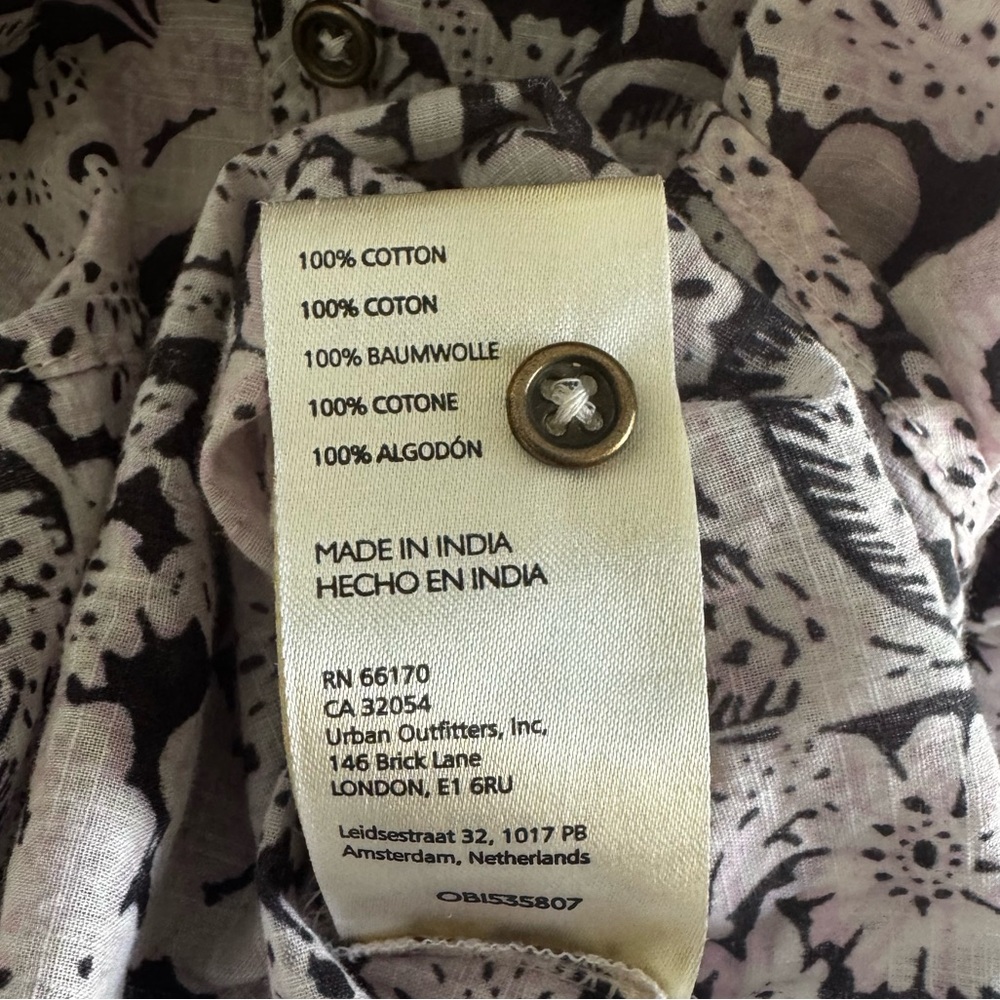 By Anthropologie cotton button-front peasant blouse in muted floral. Size: XS - Picture 12 of 14